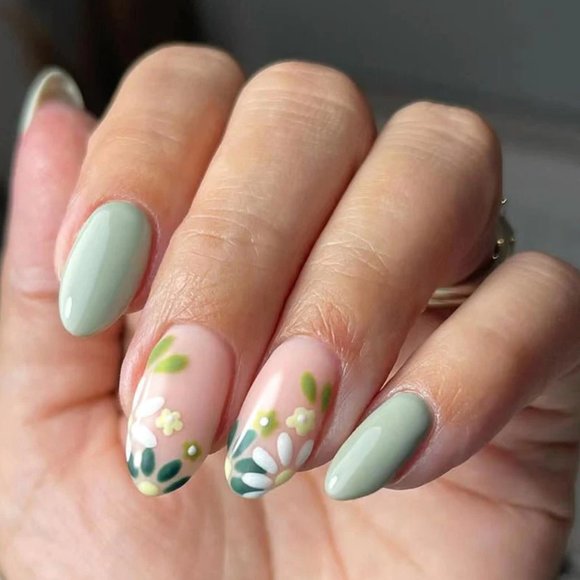 Betty Cora Other - NWT Bettycora Green Flower Garden Oval Nails
